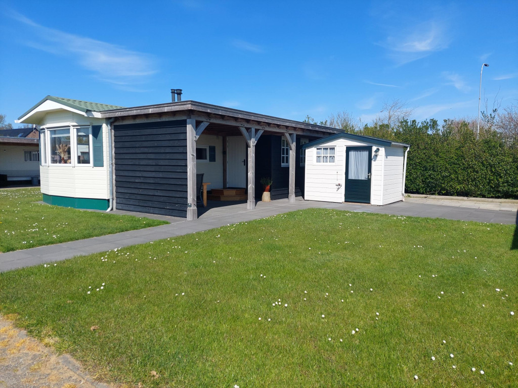 Aagtekerke, chalet op boerderijcamping